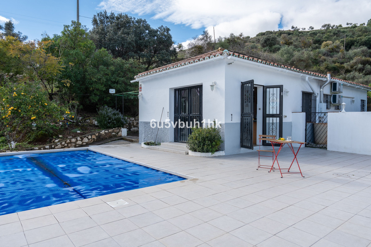 Se vende Finca - Cortijo de 3 dormitorios en Costa Del Sol, Málaga, España