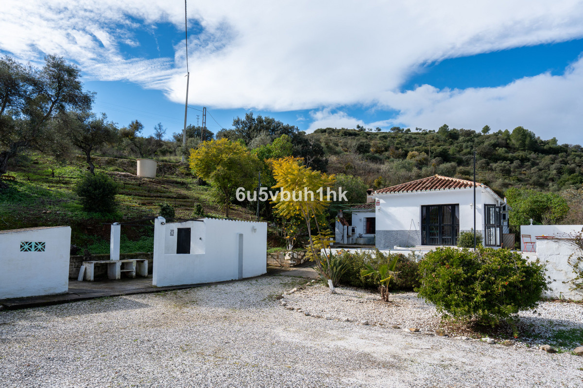 Se vende Finca - Cortijo de 3 dormitorios en Costa Del Sol, Málaga, España