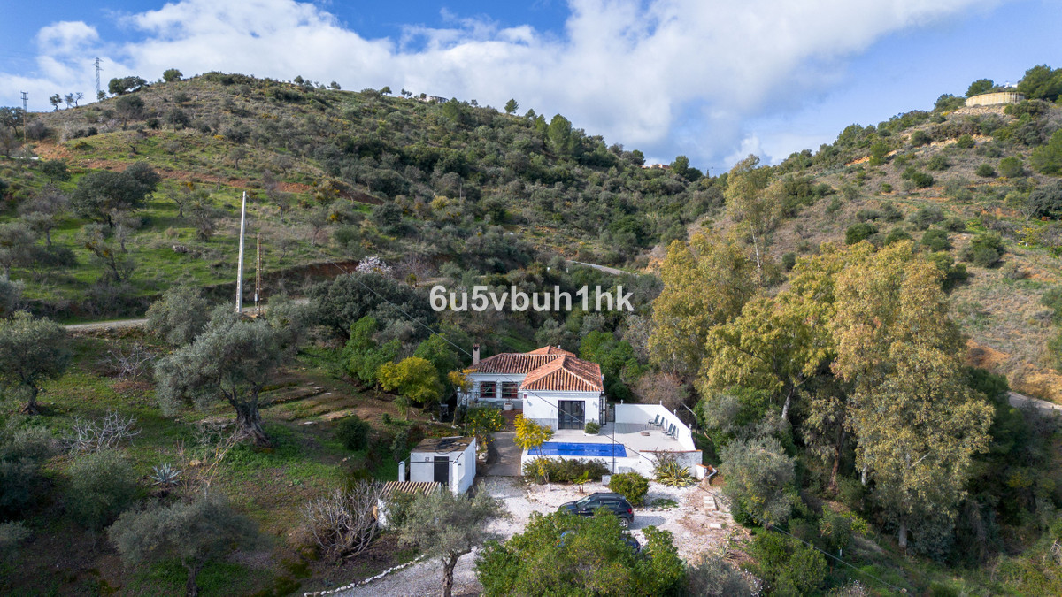 Se vende Finca - Cortijo de 3 dormitorios en Costa Del Sol, Málaga, España