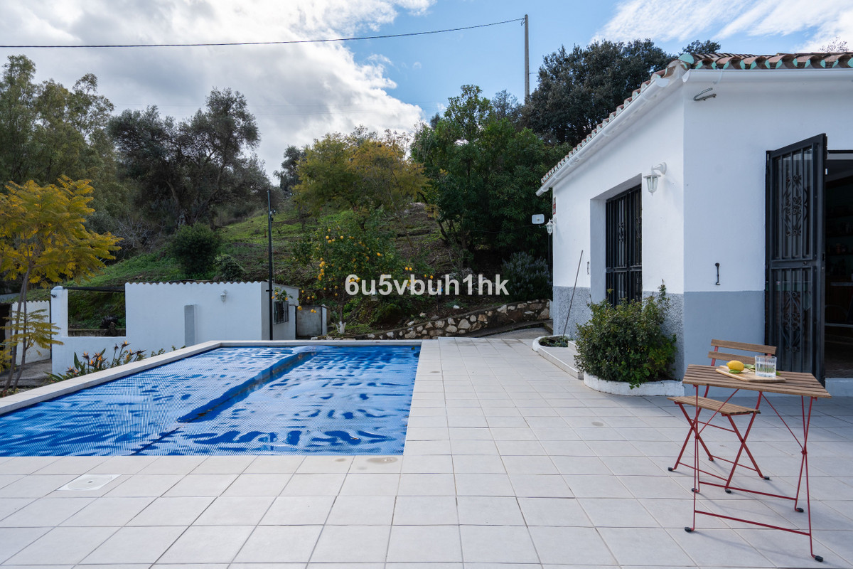 Se vende Finca - Cortijo de 3 dormitorios en Costa Del Sol, Málaga, España