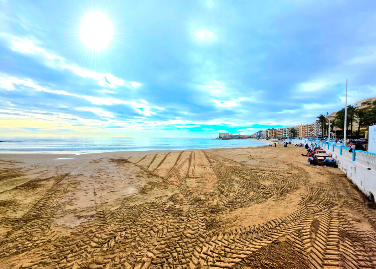 2 Bed Apartment for sale in Torrevieja Costa Blanca, Alicante, Spain