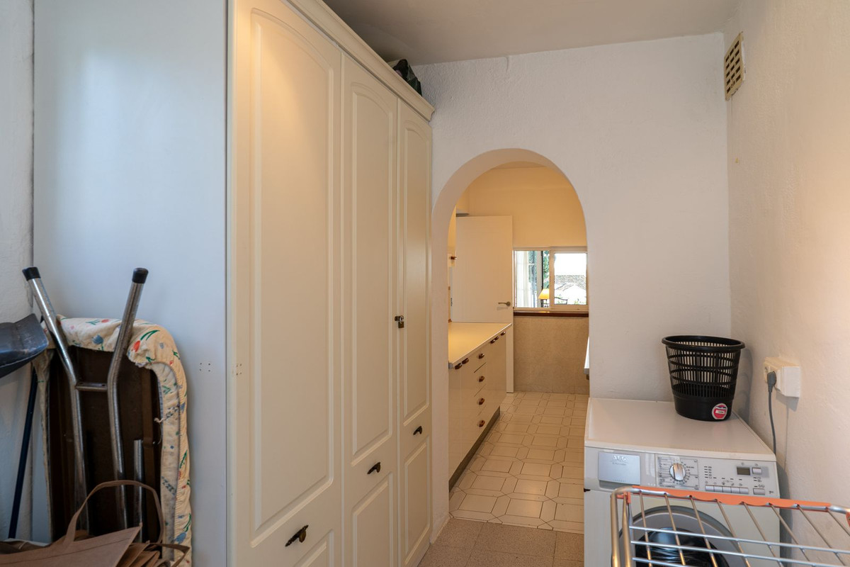 3 Bed Townhouse for sale in Fuengirola Costa Del Sol, Málaga, Spain