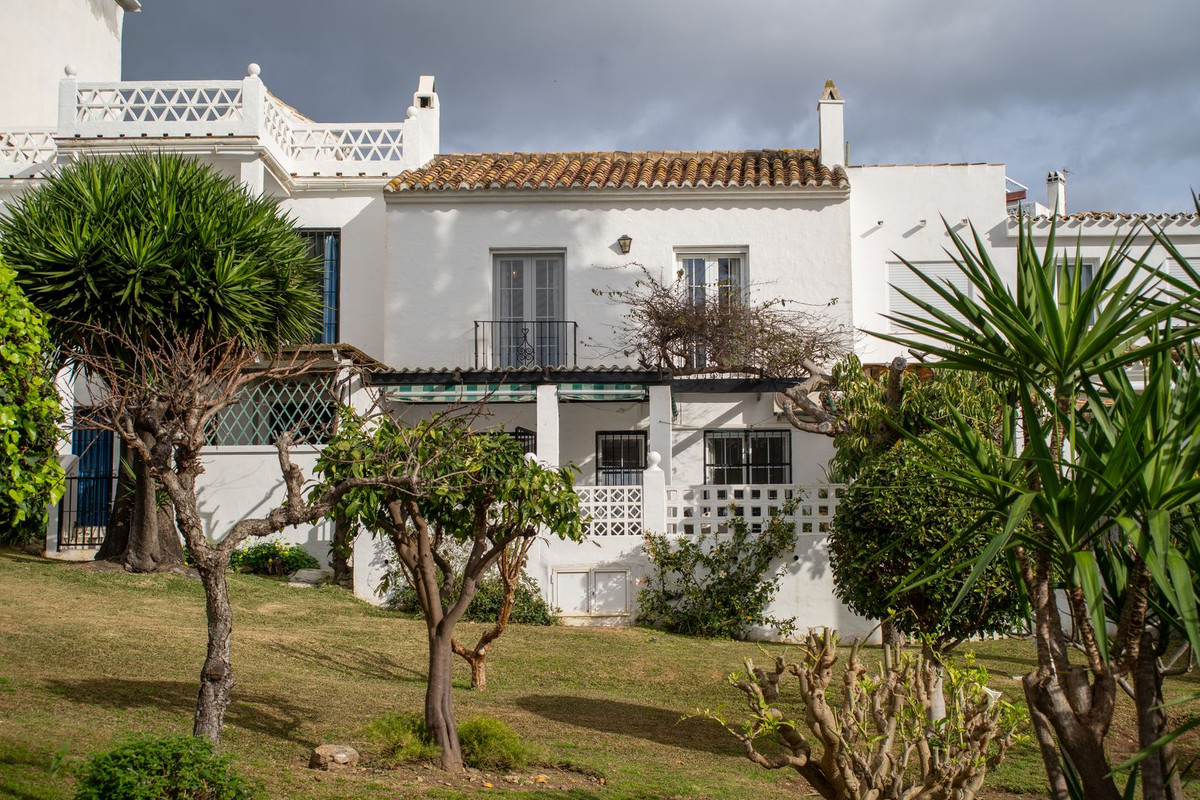3 Bed Townhouse for sale in Fuengirola Costa Del Sol, Málaga, Spain
