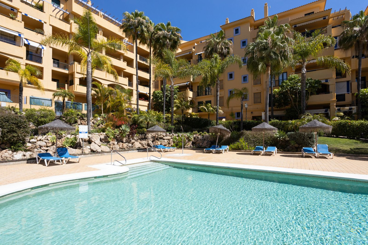 2 Bed Apartment for sale in San Pedro De Alcántara Costa Del Sol, Málaga, Spain