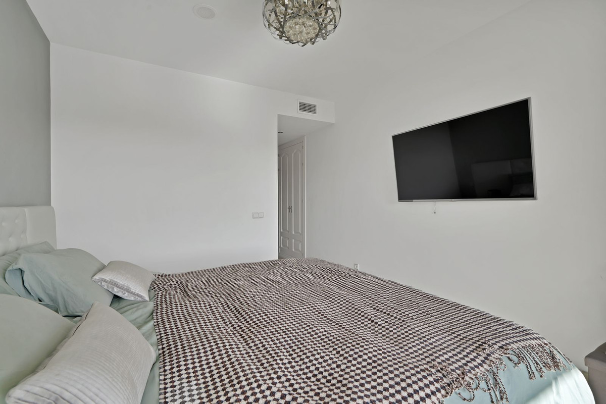 Se vende Apartamento Planta Media de 2 dormitorios en Costa Del Sol, Málaga, España