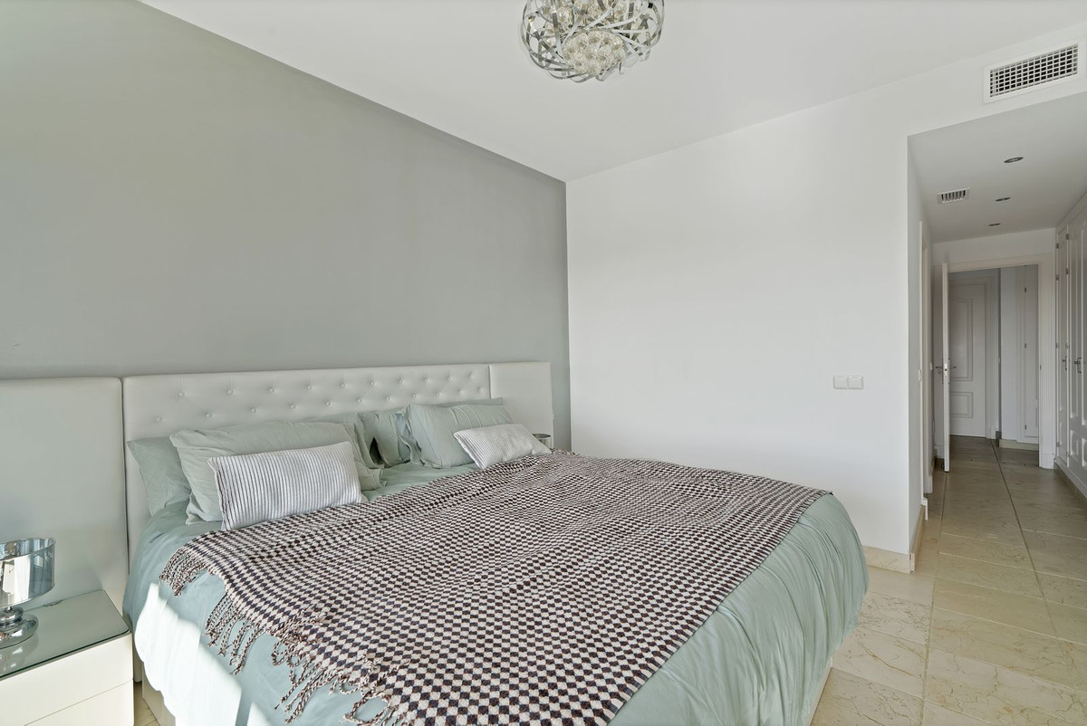 Se vende Apartamento Planta Media de 2 dormitorios en Costa Del Sol, Málaga, España