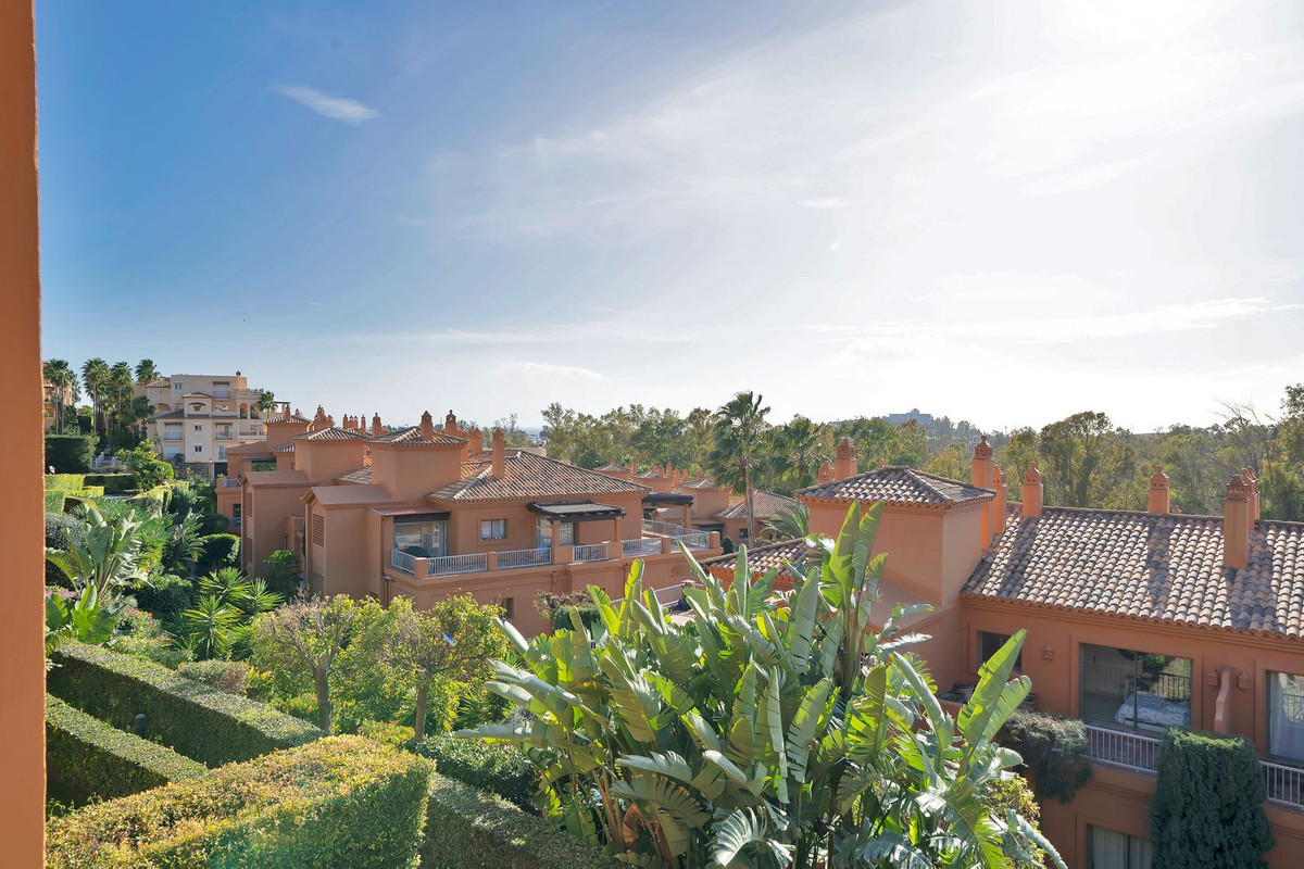 Se vende Apartamento Planta Media de 2 dormitorios en Costa Del Sol, Málaga, España