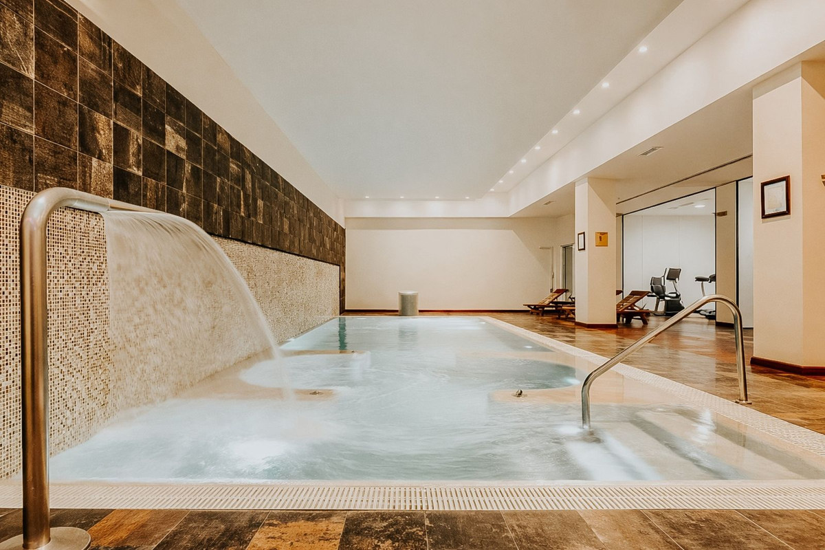 Se vende Apartamento Planta Media de 2 dormitorios en Costa Del Sol, Málaga, España
