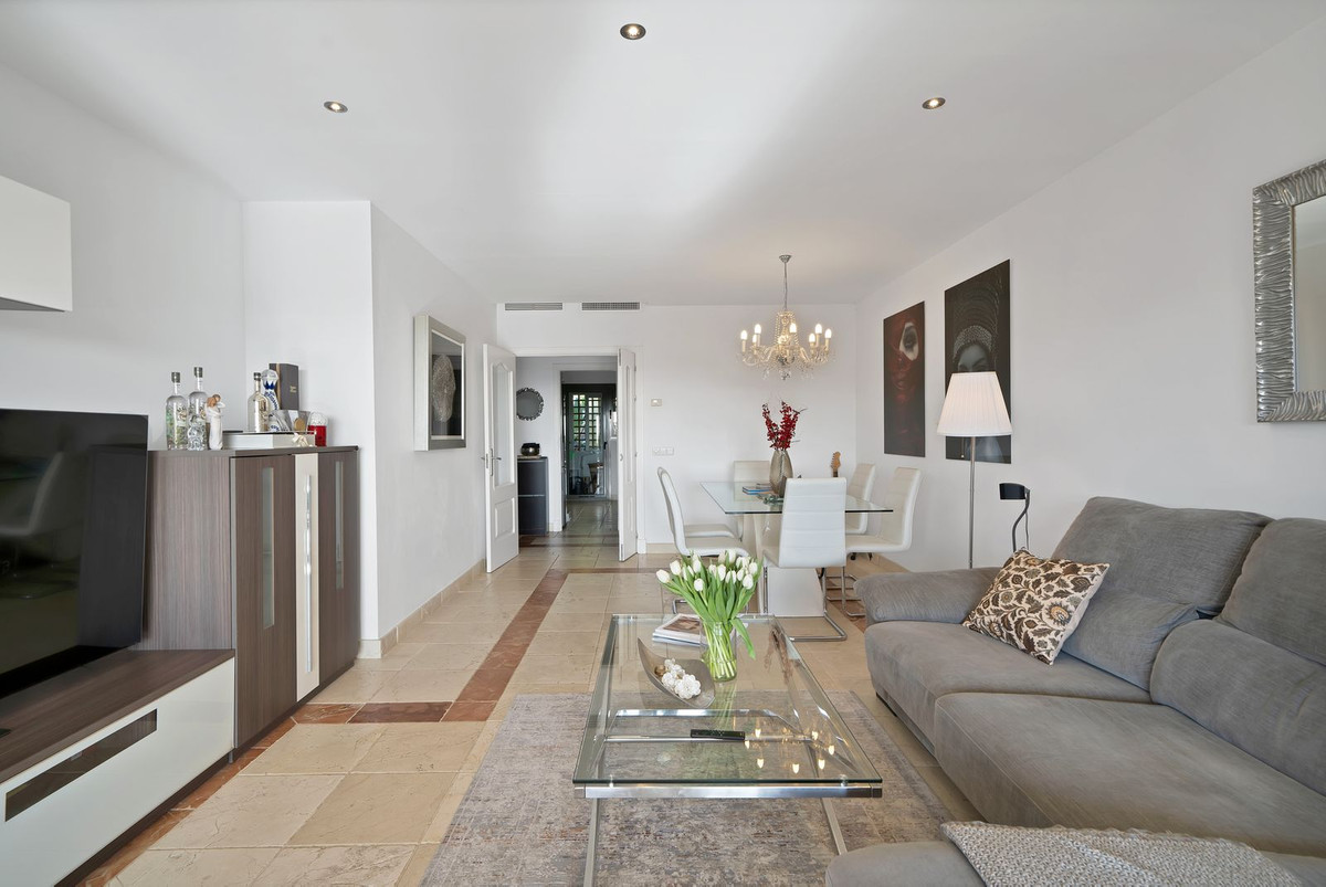 Se vende Apartamento Planta Media de 2 dormitorios en Costa Del Sol, Málaga, España