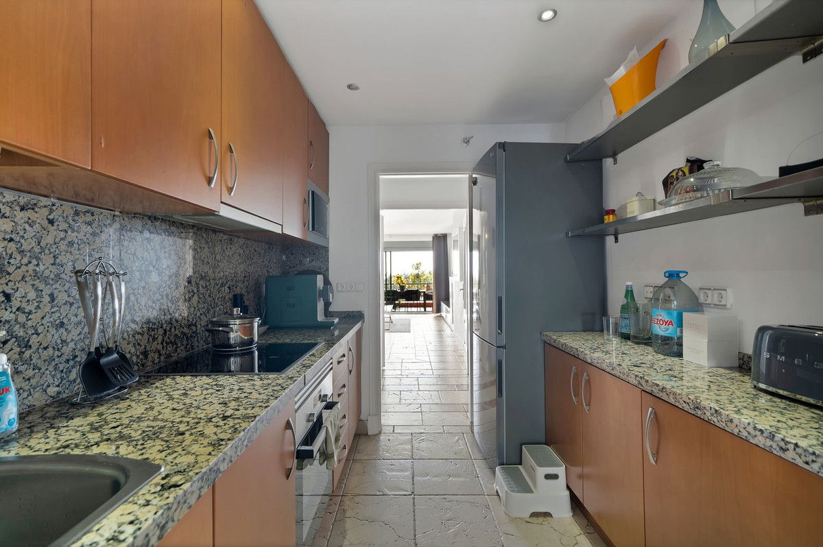 Se vende Apartamento Planta Media de 2 dormitorios en Costa Del Sol, Málaga, España