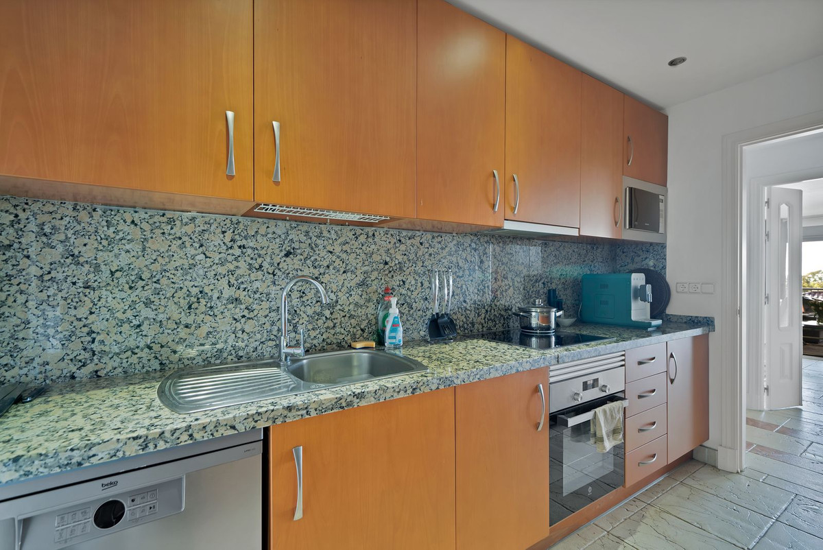 Se vende Apartamento Planta Media de 2 dormitorios en Costa Del Sol, Málaga, España