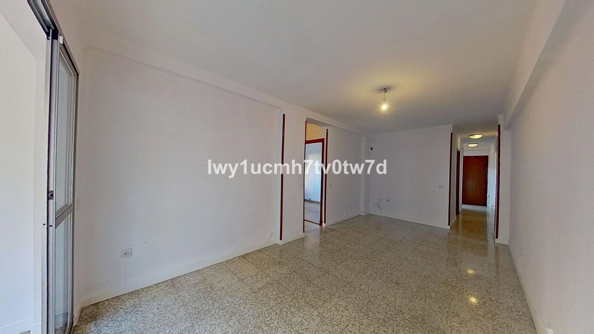 Se vende Apartamento Planta Media de 3 dormitorios en Costa Del Sol, Málaga, España