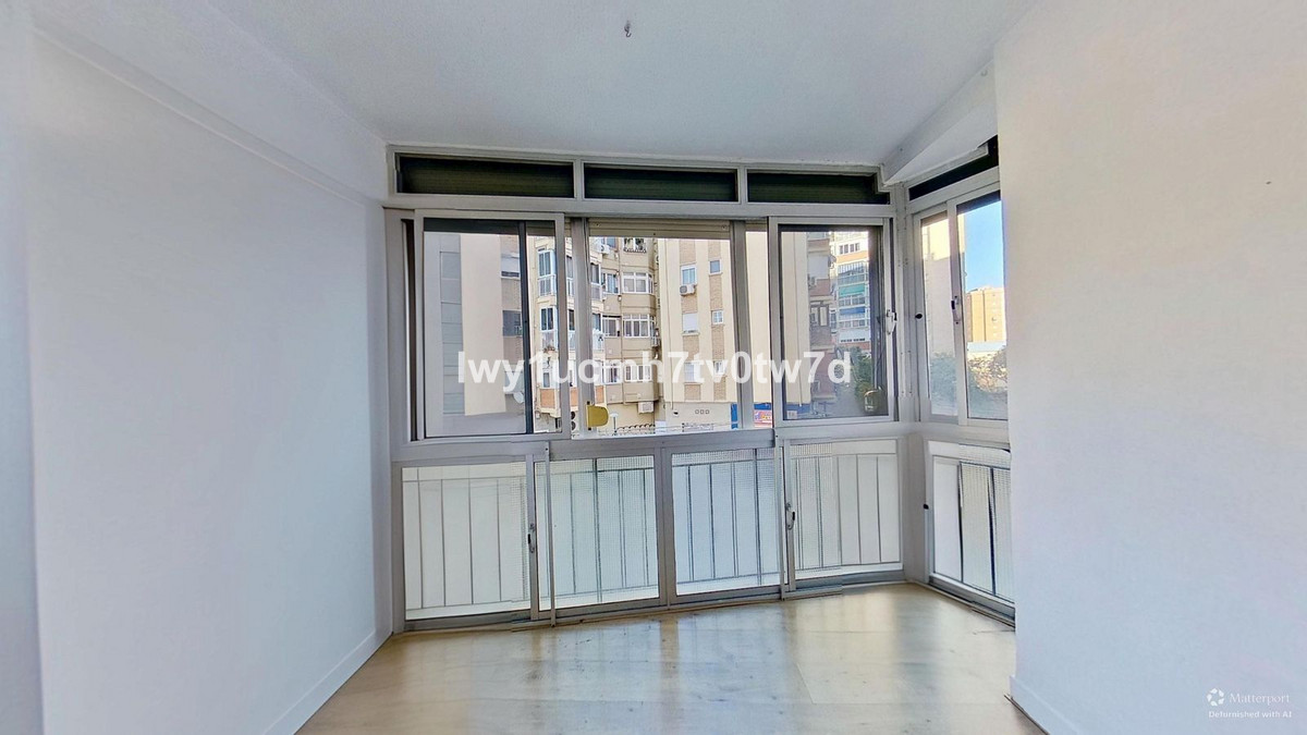 Se vende Apartamento Planta Media de 3 dormitorios en Costa Del Sol, Málaga, España