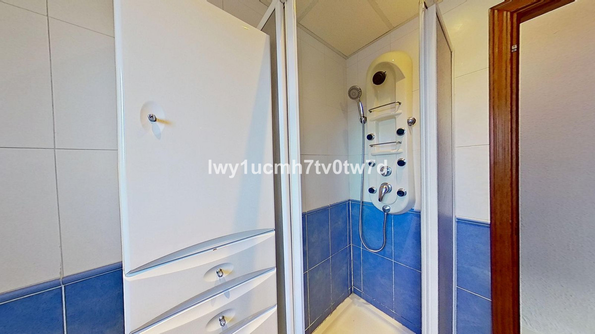 Se vende Apartamento Planta Media de 3 dormitorios en Costa Del Sol, Málaga, España