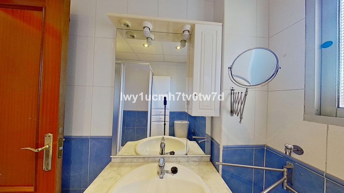 Se vende Apartamento Planta Media de 3 dormitorios en Costa Del Sol, Málaga, España