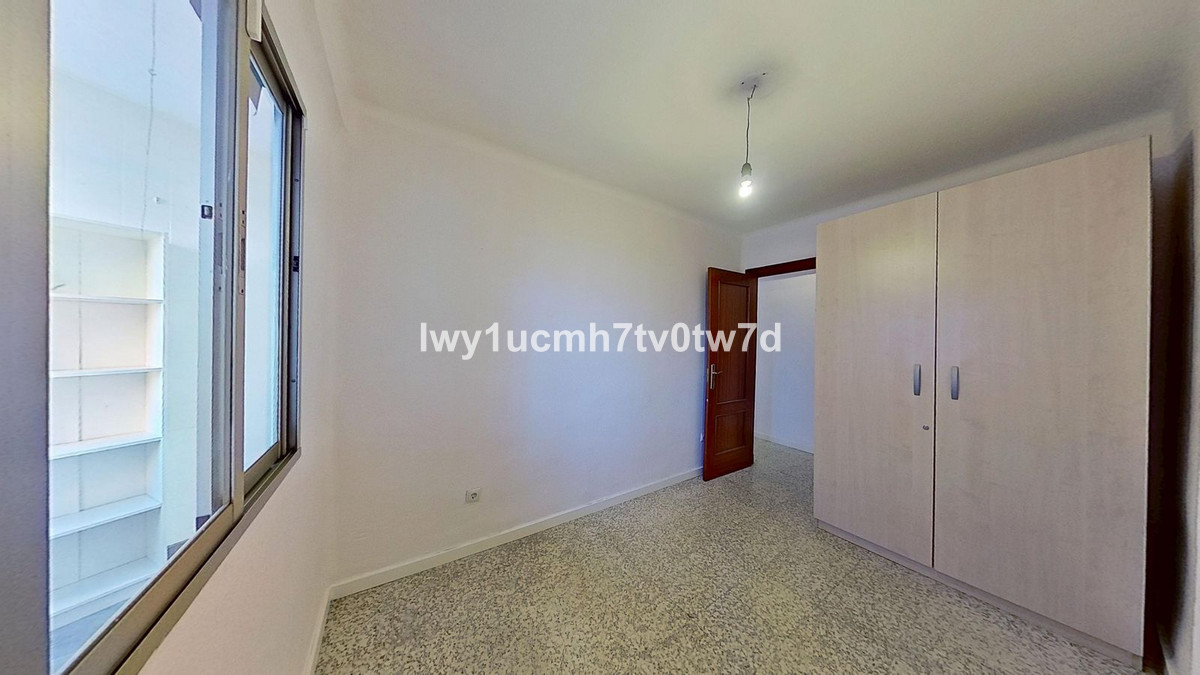 Se vende Apartamento Planta Media de 3 dormitorios en Costa Del Sol, Málaga, España