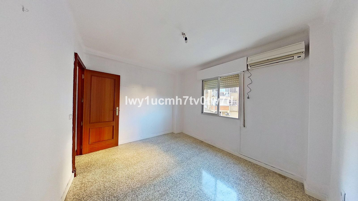Se vende Apartamento Planta Media de 3 dormitorios en Costa Del Sol, Málaga, España