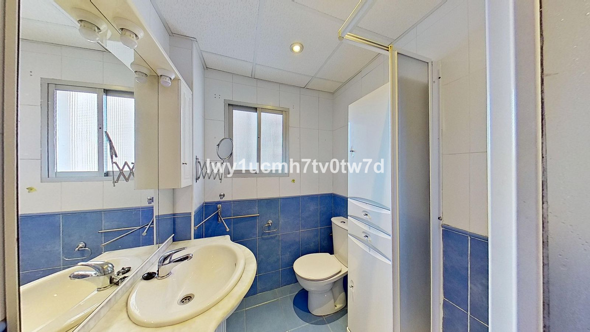 Se vende Apartamento Planta Media de 3 dormitorios en Costa Del Sol, Málaga, España