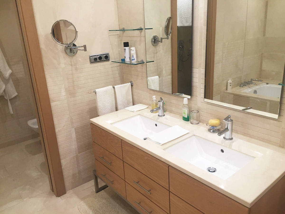 2 Bed Apartment for sale in The Golden Mile Costa Del Sol, Málaga, Spain