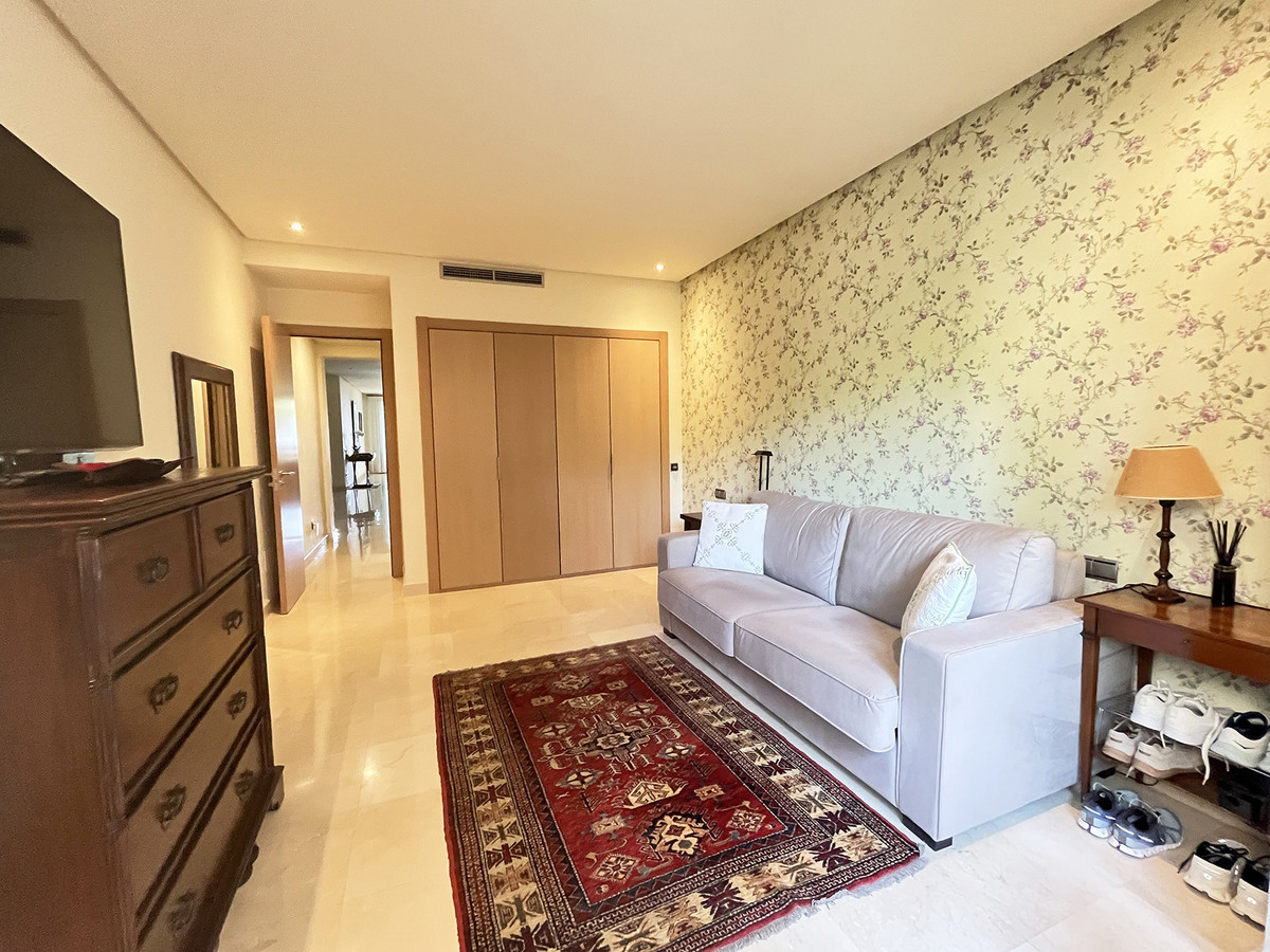 2 Bed Apartment for sale in The Golden Mile Costa Del Sol, Málaga, Spain