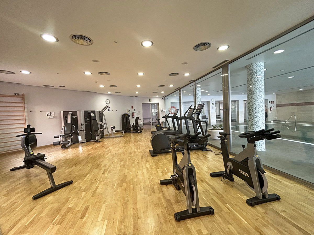 2 Bed Apartment for sale in The Golden Mile Costa Del Sol, Málaga, Spain