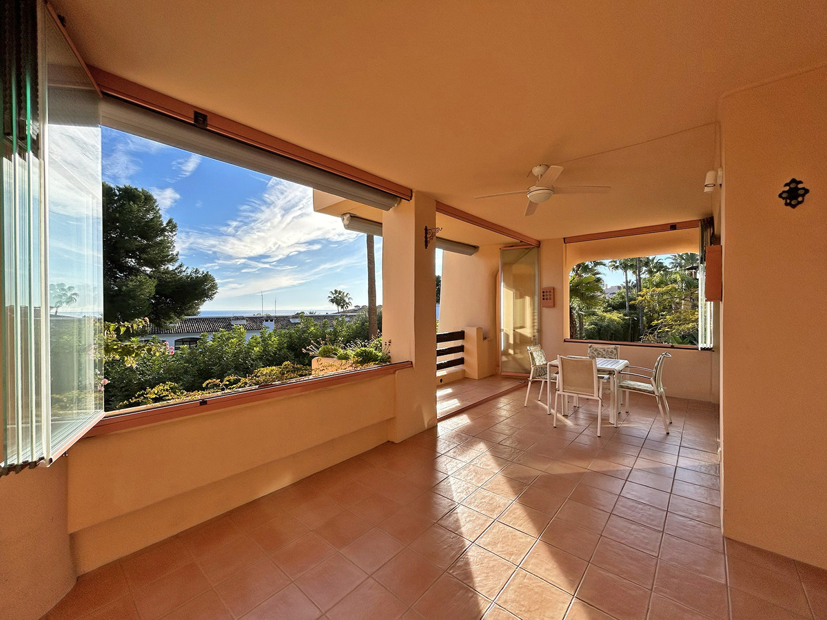 2 Bed Apartment for sale in The Golden Mile Costa Del Sol, Málaga, Spain