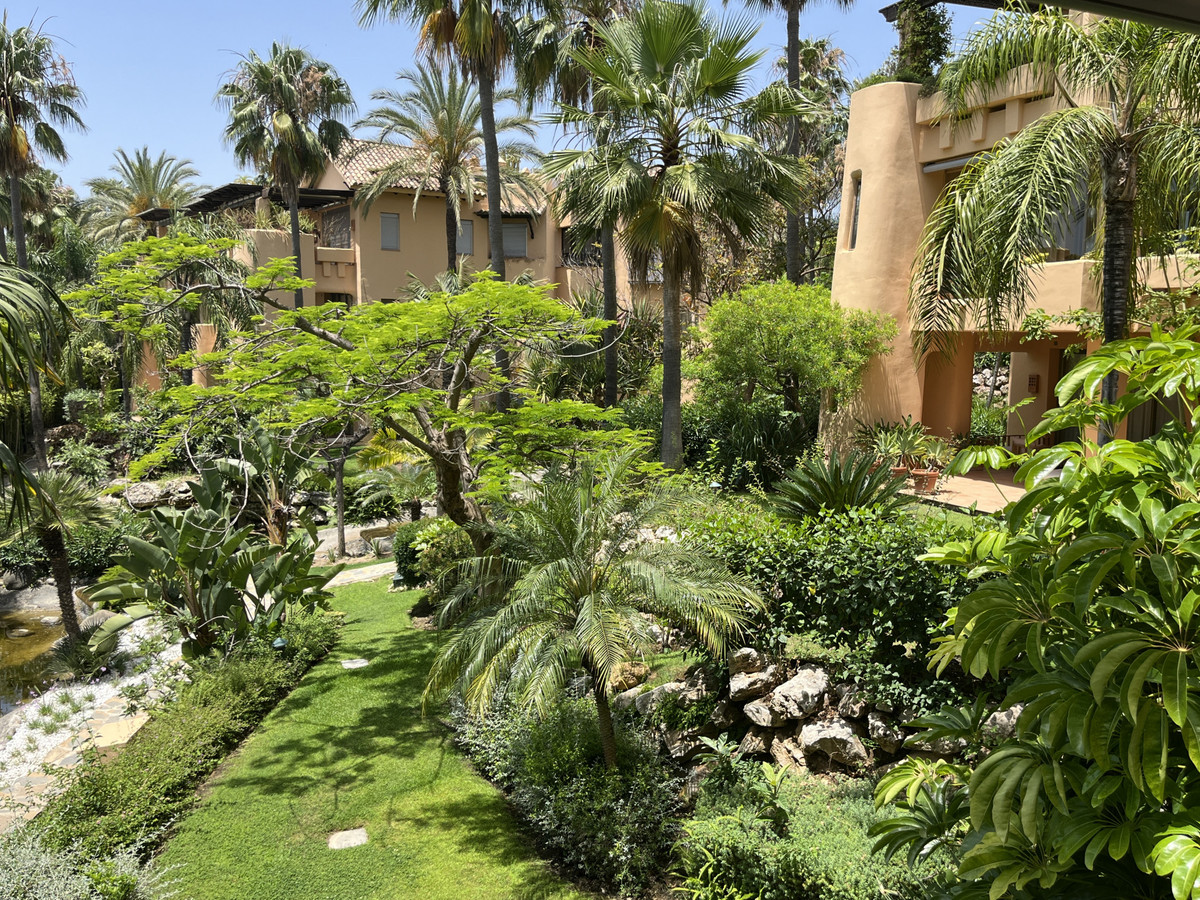 2 Bed Apartment for sale in The Golden Mile Costa Del Sol, Málaga, Spain