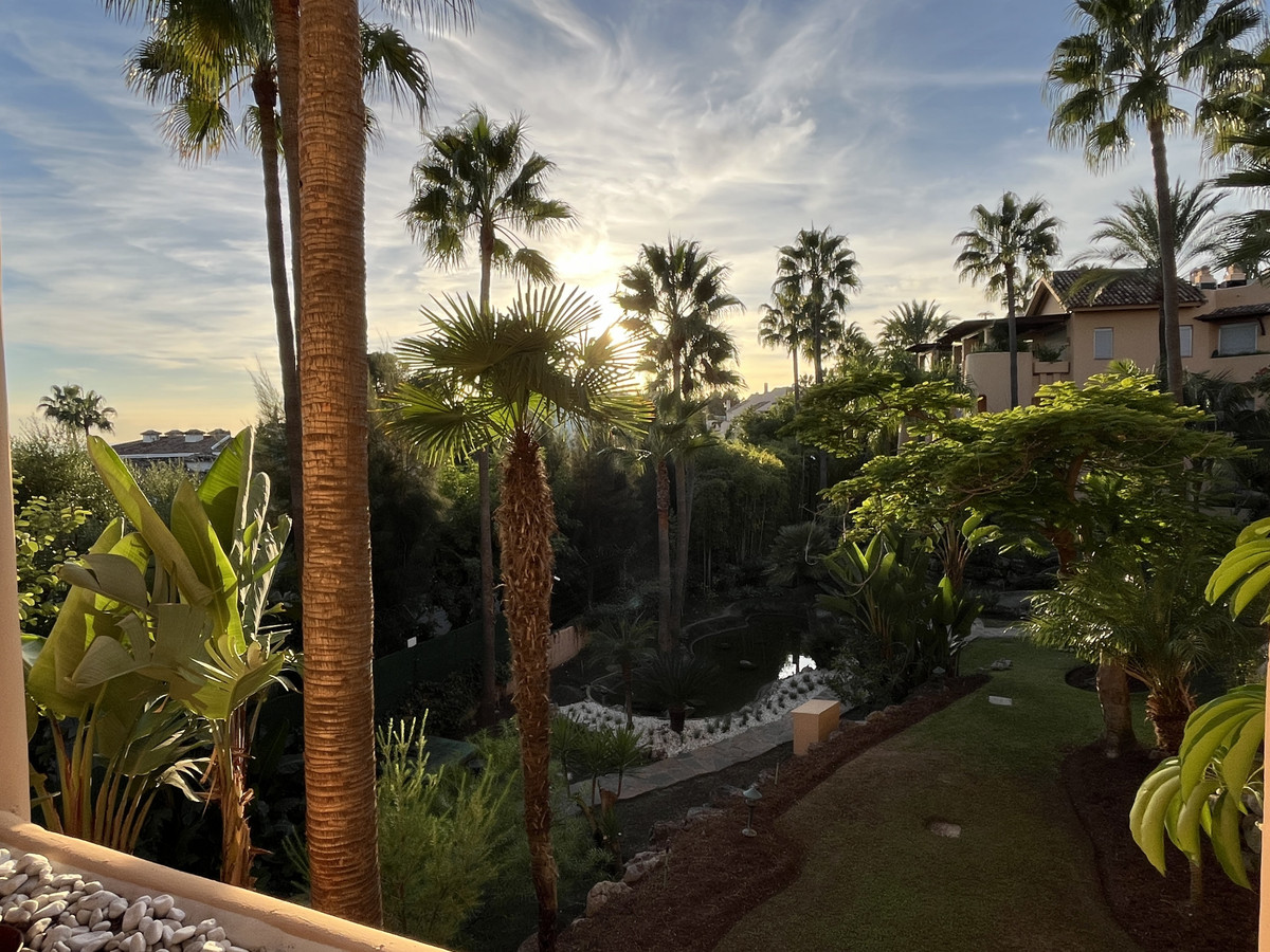 2 Bed Apartment for sale in The Golden Mile Costa Del Sol, Málaga, Spain