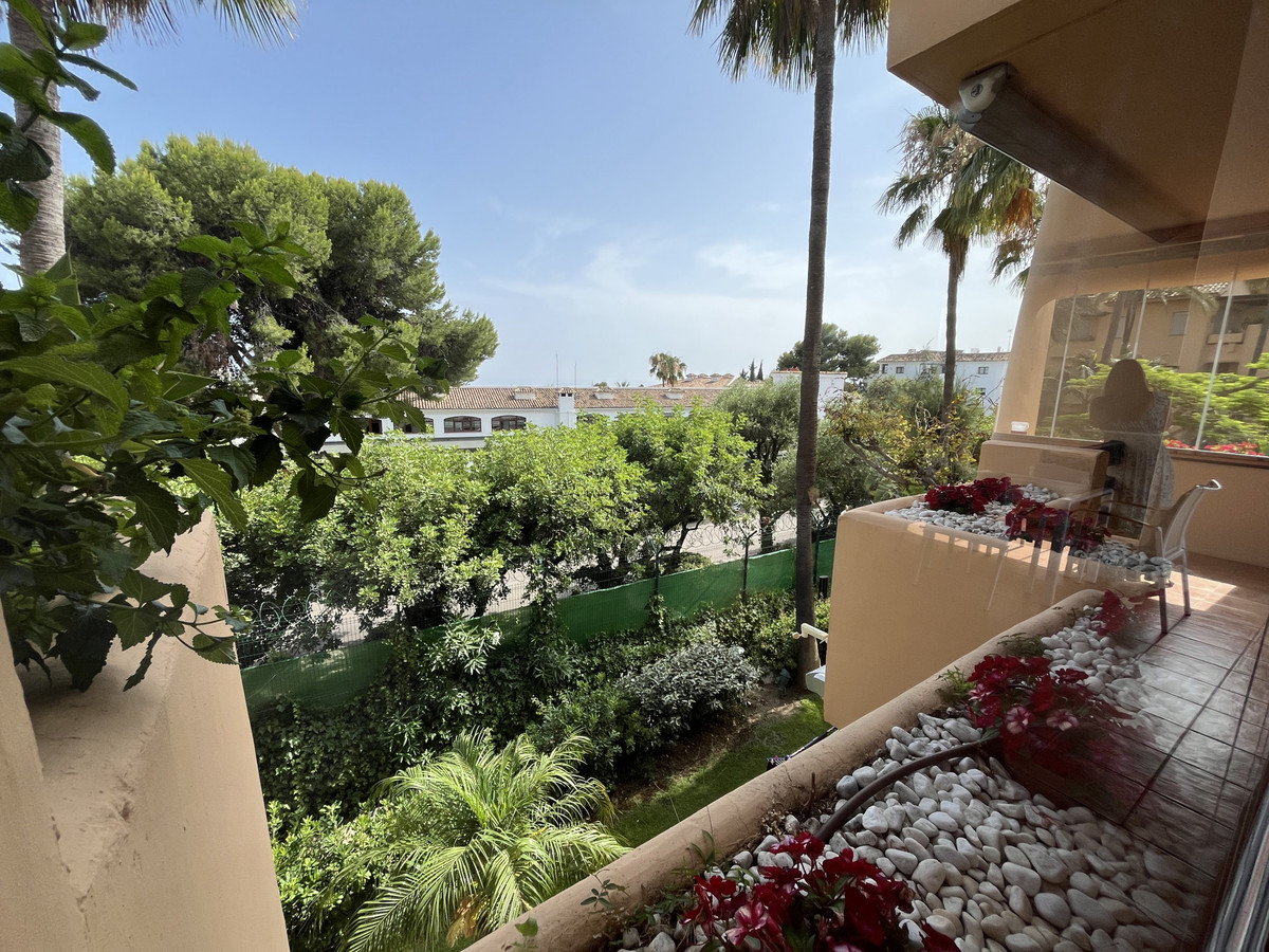 2 Bed Apartment for sale in The Golden Mile Costa Del Sol, Málaga, Spain