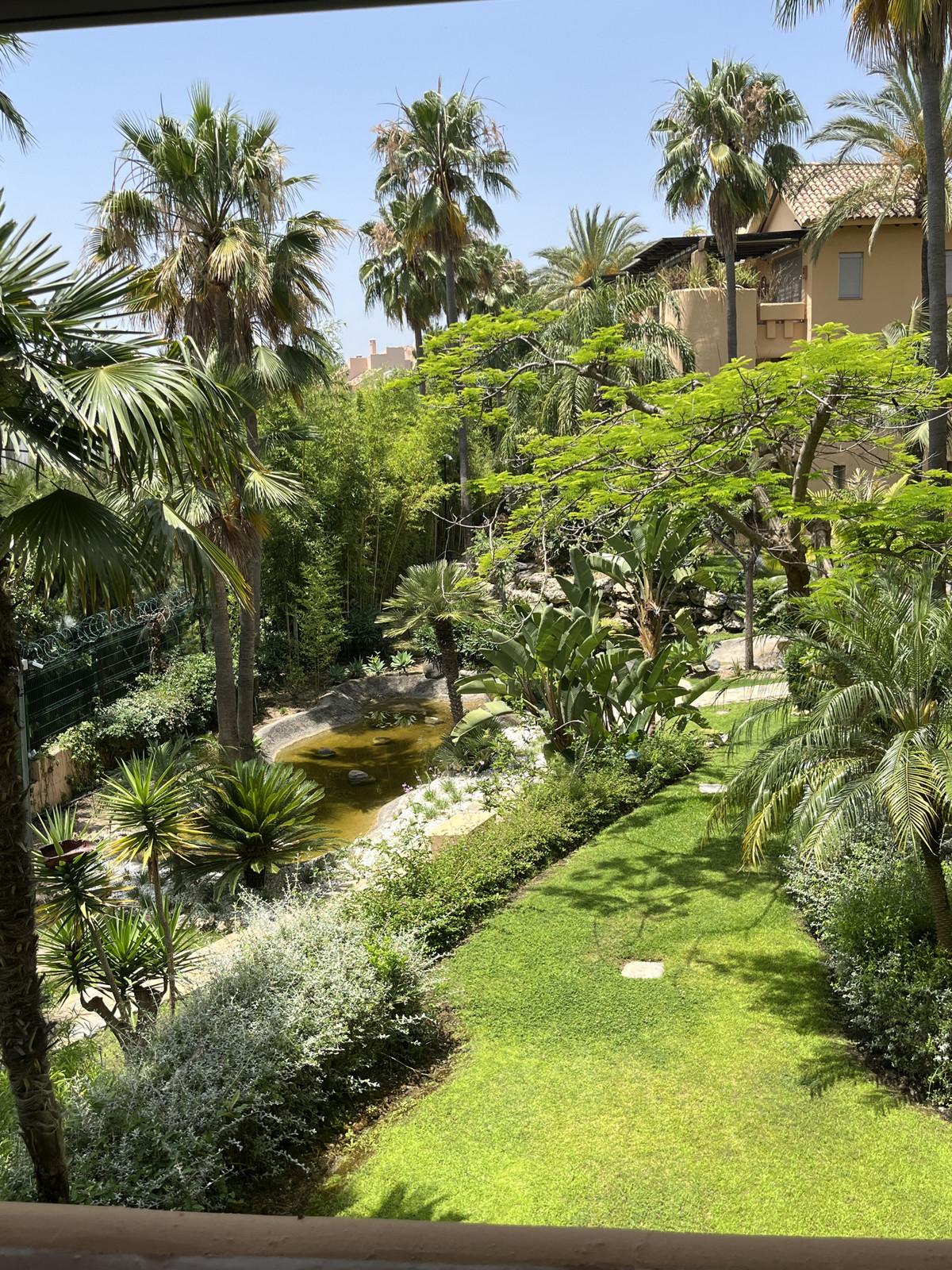 2 Bed Apartment for sale in The Golden Mile Costa Del Sol, Málaga, Spain