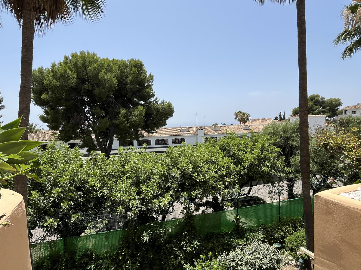 2 Bed Apartment for sale in The Golden Mile Costa Del Sol, Málaga, Spain