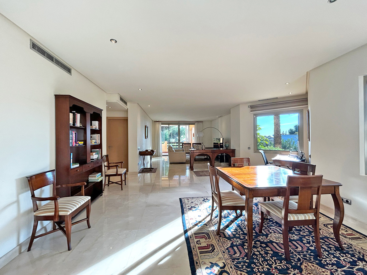 2 Bed Apartment for sale in The Golden Mile Costa Del Sol, Málaga, Spain