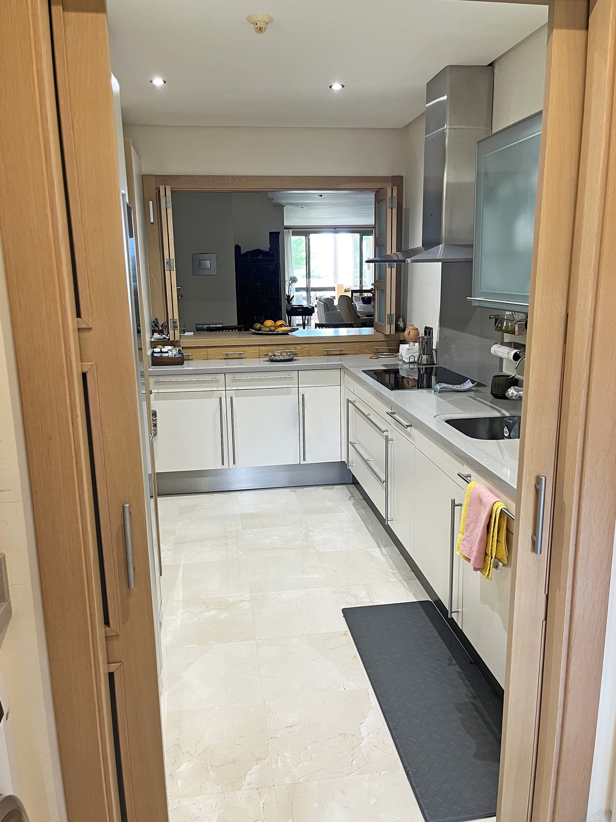 2 Bed Apartment for sale in The Golden Mile Costa Del Sol, Málaga, Spain