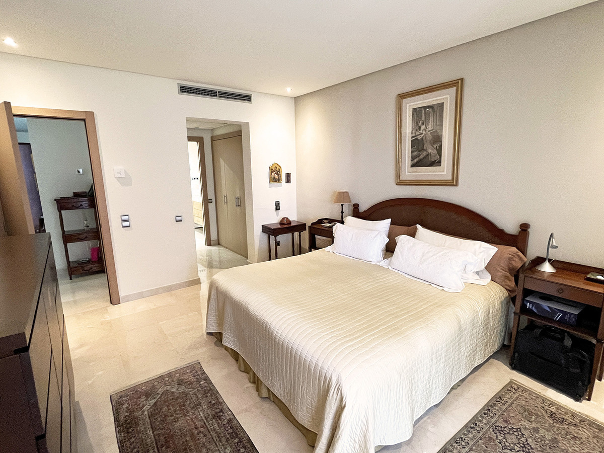 2 Bed Apartment for sale in The Golden Mile Costa Del Sol, Málaga, Spain