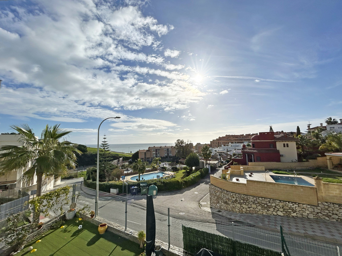 3 Bed Apartment for sale in Fuengirola Costa Del Sol, Málaga, Spain