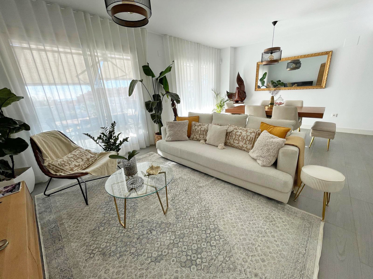 3 Bed Apartment for sale in Fuengirola Costa Del Sol, Málaga, Spain