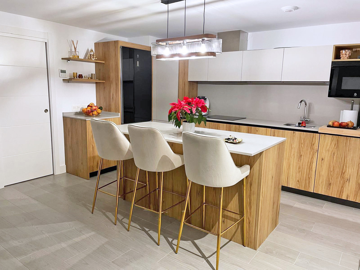 3 Bed Apartment for sale in Fuengirola Costa Del Sol, Málaga, Spain
