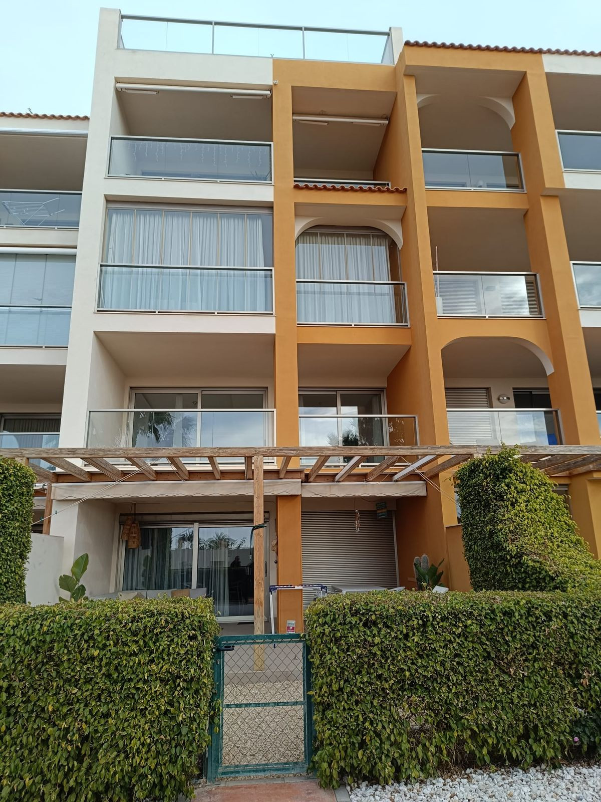 Se vende Apartamento Planta Media de 2 dormitorios en Costa Blanca, Alicante, España