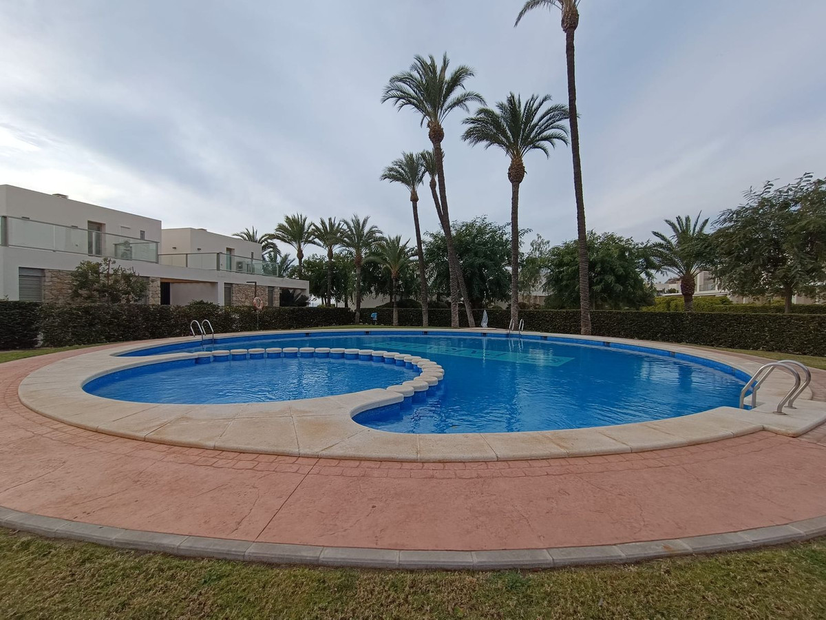 Se vende Apartamento Planta Media de 2 dormitorios en Costa Blanca, Alicante, España