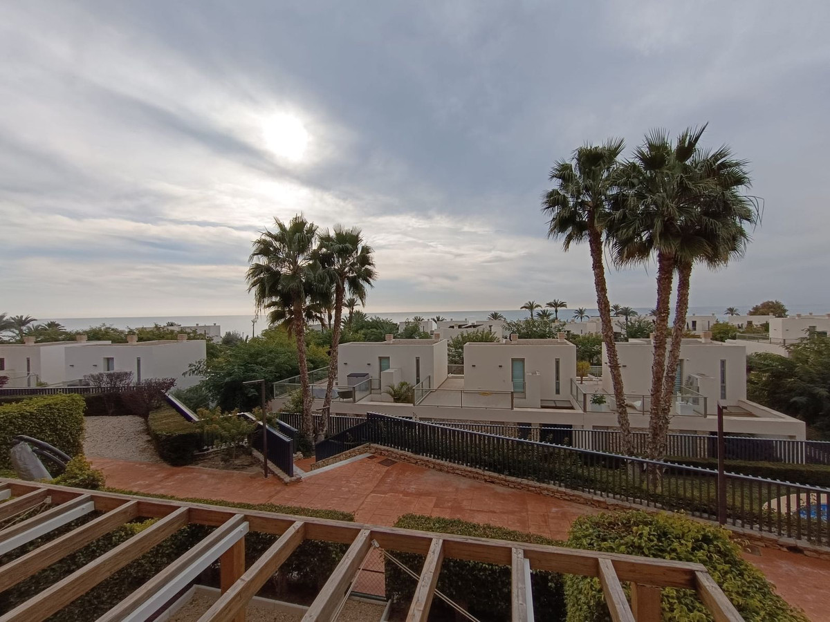 Se vende Apartamento Planta Media de 2 dormitorios en Costa Blanca, Alicante, España