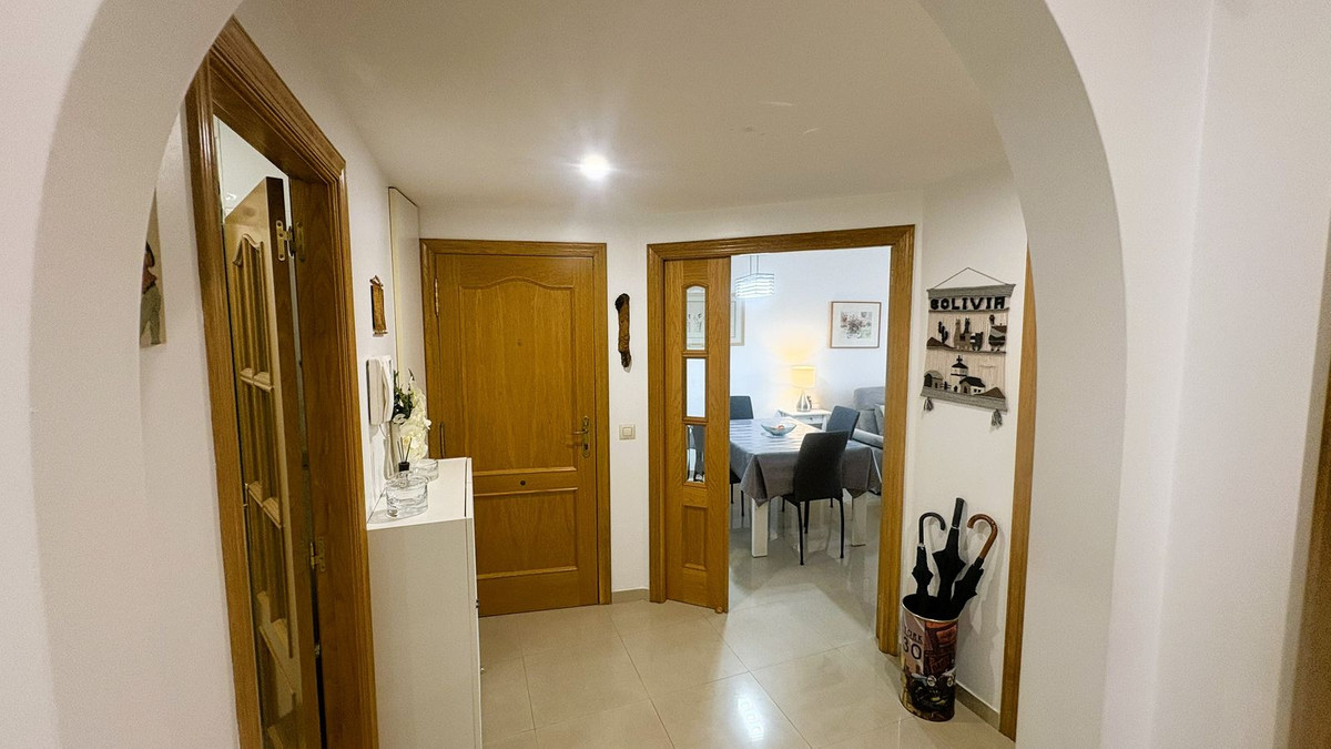 Se vende Apartamento Planta Media de 2 dormitorios en Costa Del Sol, Málaga, España