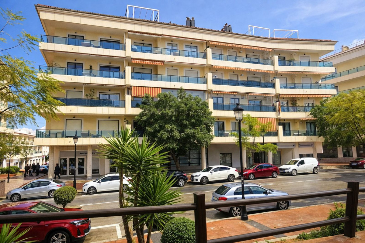 Se vende Apartamento Planta Media de 2 dormitorios en Costa Del Sol, Málaga, España