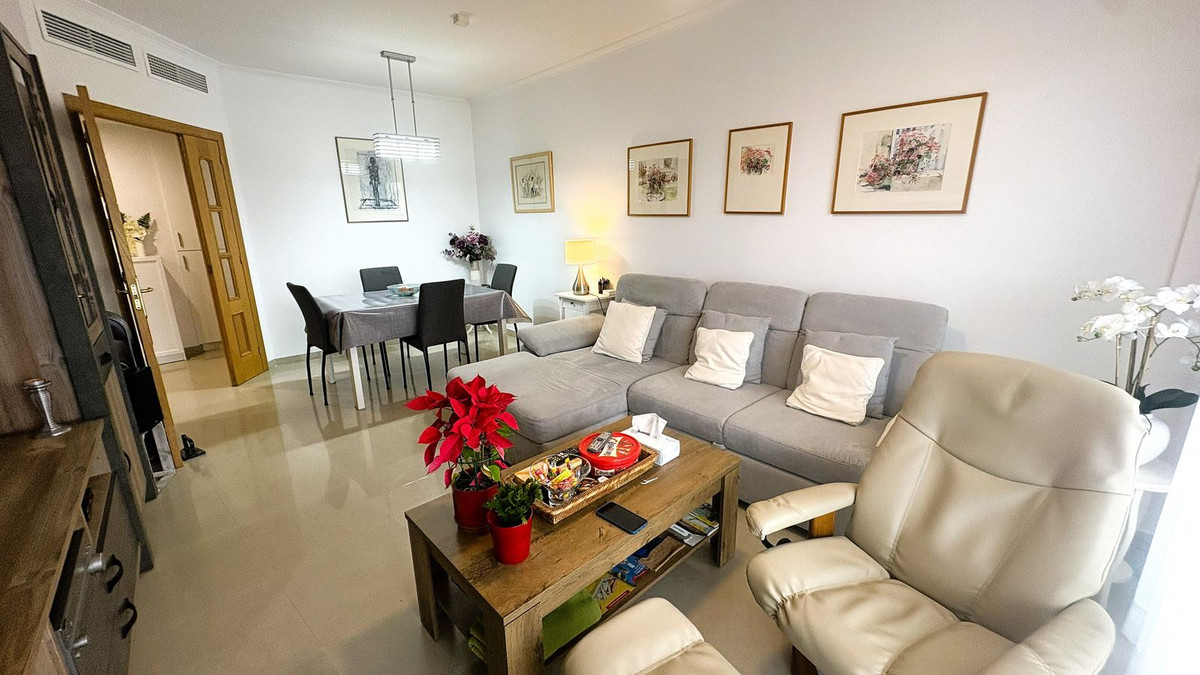 Se vende Apartamento Planta Media de 2 dormitorios en Costa Del Sol, Málaga, España