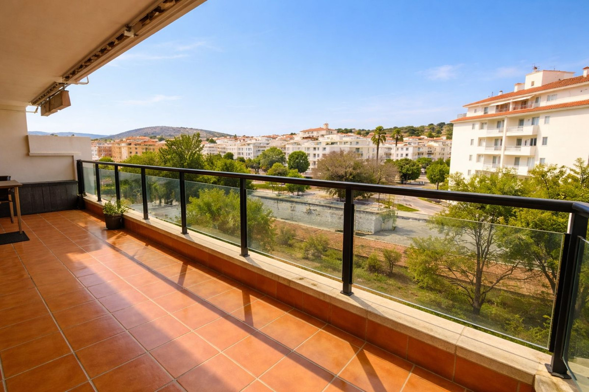 Se vende Apartamento Planta Media de 2 dormitorios en Costa Del Sol, Málaga, España