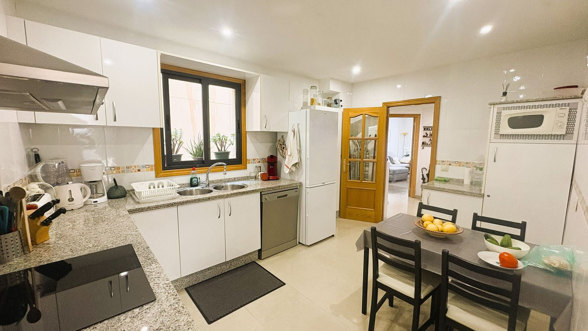 Se vende Apartamento Planta Media de 2 dormitorios en Costa Del Sol, Málaga, España