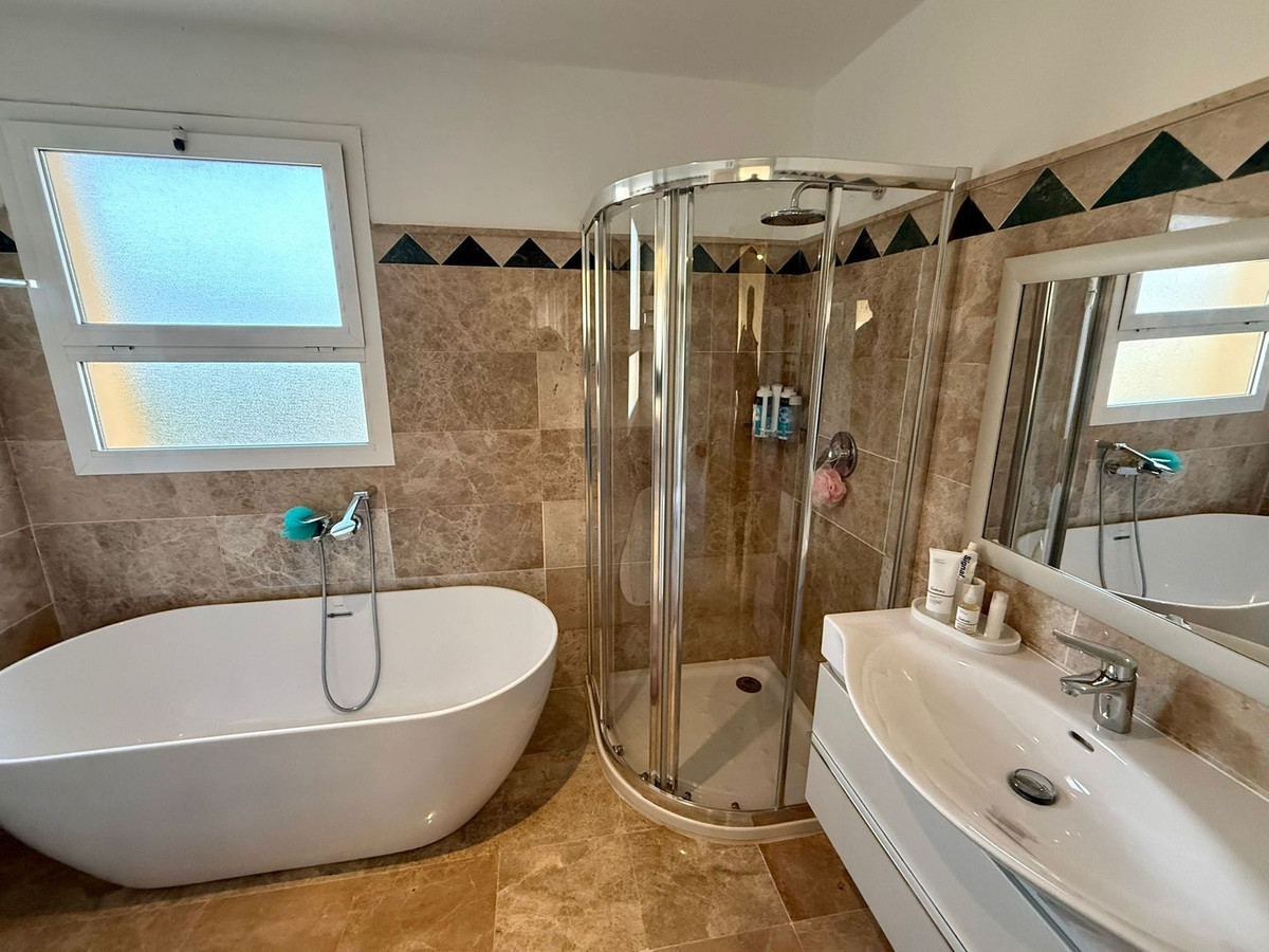 Se vende Ático Dúplex de 3 dormitorios en Costa Del Sol, Cadiz, España