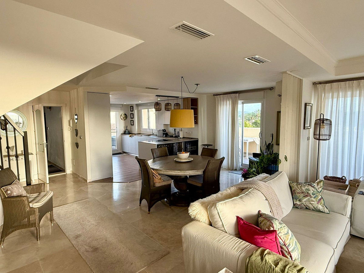Se vende Ático Dúplex de 3 dormitorios en Costa Del Sol, Cadiz, España
