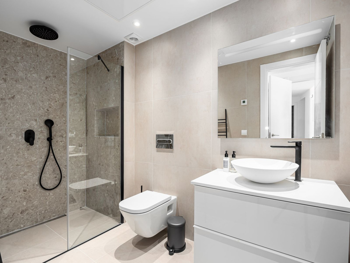 2 Bed Apartment for sale in Nueva Andalucía Costa Del Sol, Málaga, Spain