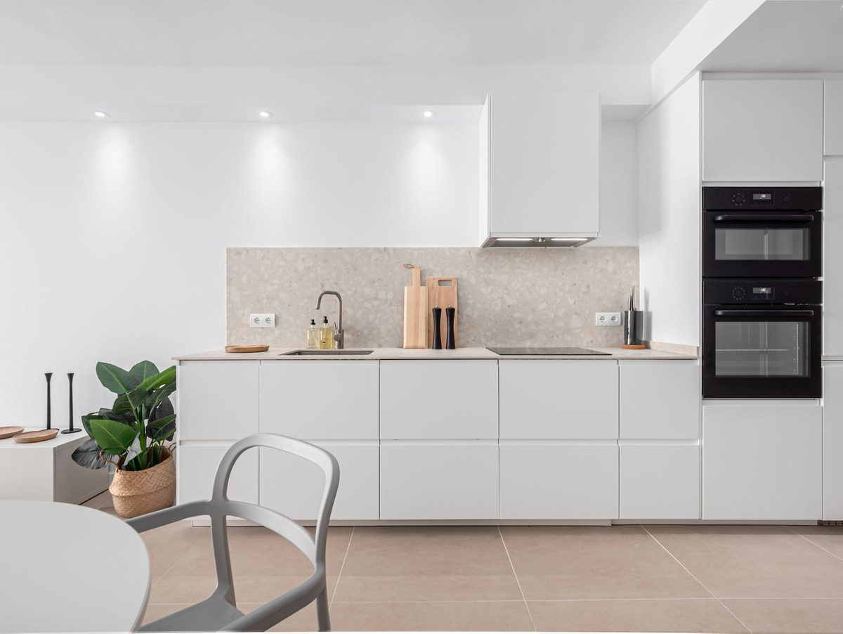 2 Bed Apartment for sale in Nueva Andalucía Costa Del Sol, Málaga, Spain