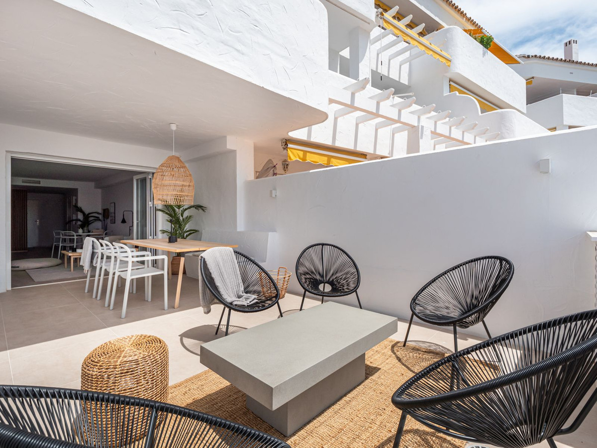 2 Bed Apartment for sale in Nueva Andalucía Costa Del Sol, Málaga, Spain